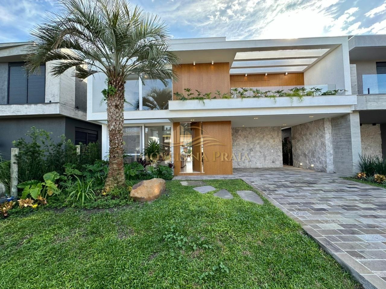 Foto 2 — Casa em Condomínio no Sunset.