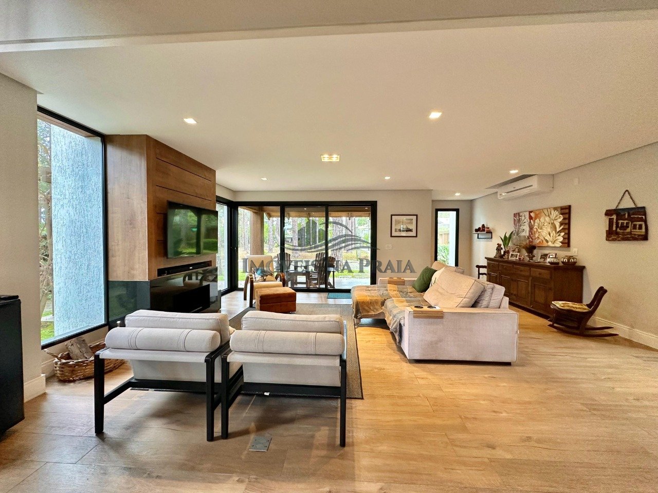 Foto 2 — Casa em Condomínio no Carmel.
