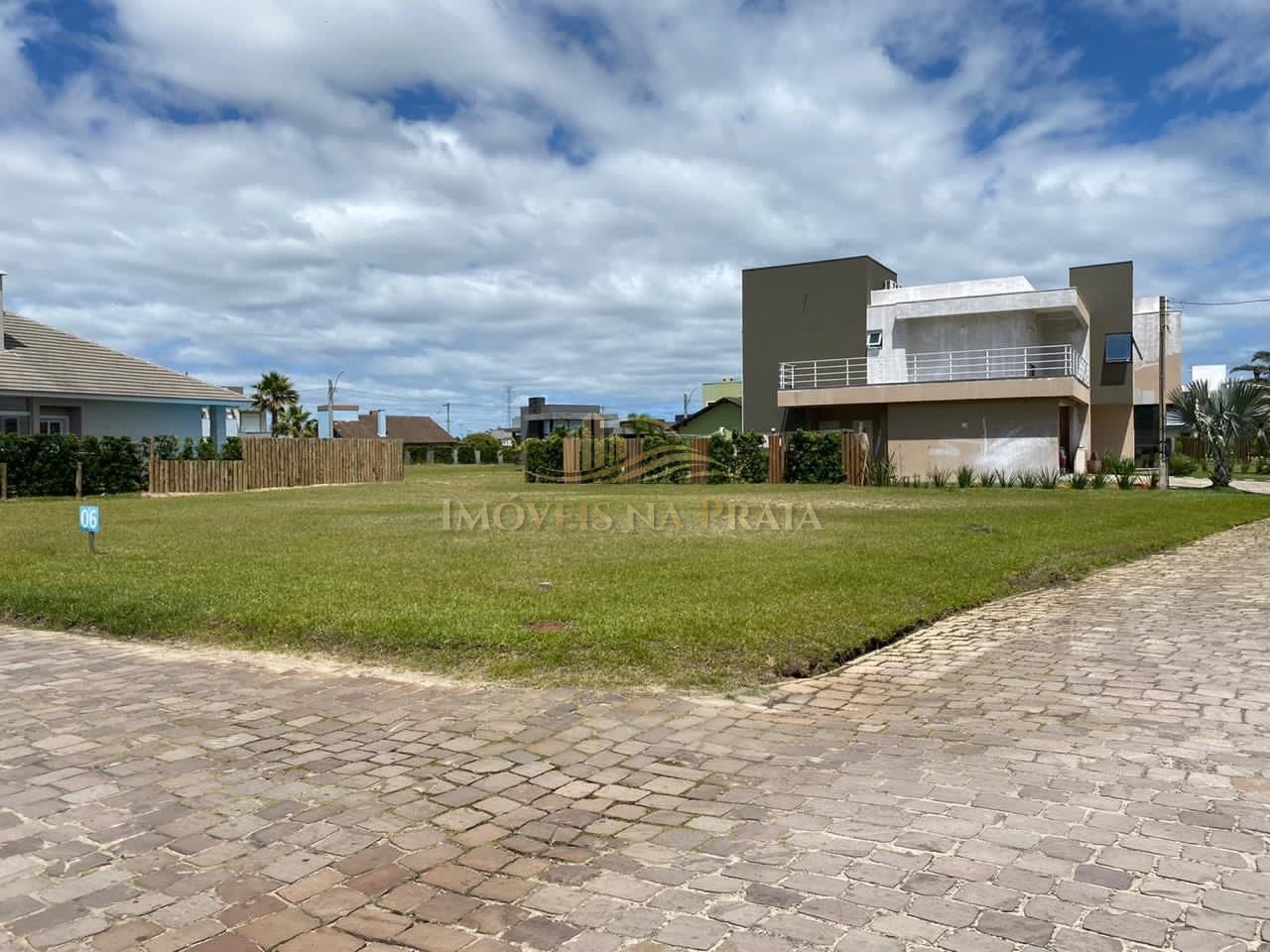 Casa em Condomínio no Lagoa do Passo Village Park.