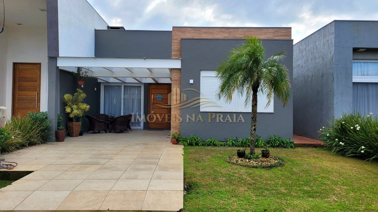 Casa em Condomínio no Las Palmas.