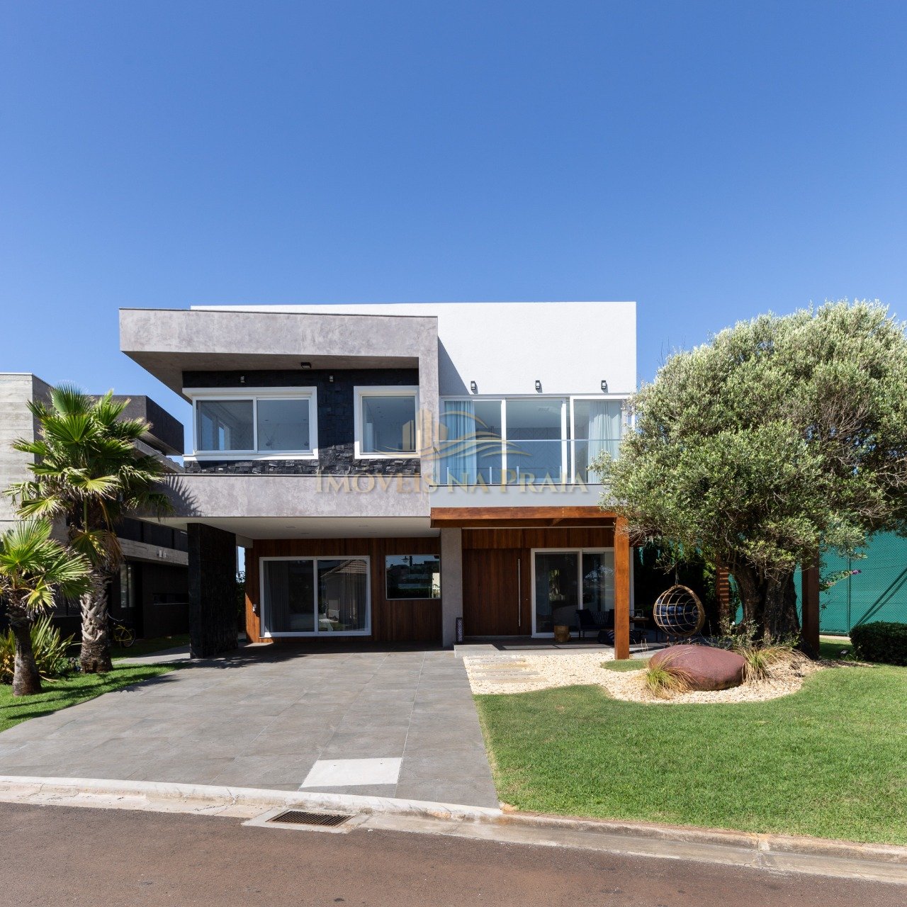Casa em Condomínio no Playa Vista.
