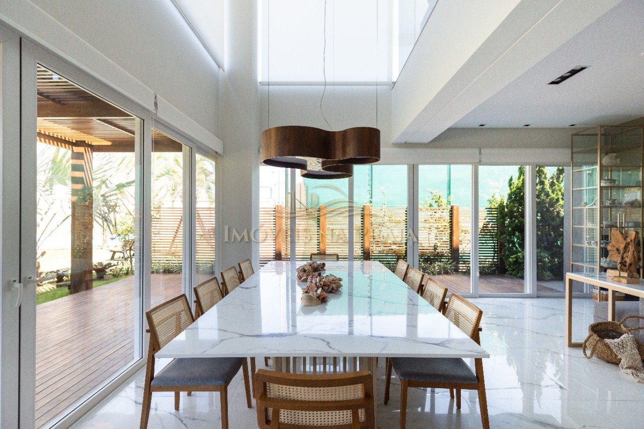 Foto 4 — Casa em Condomínio no Playa Vista.