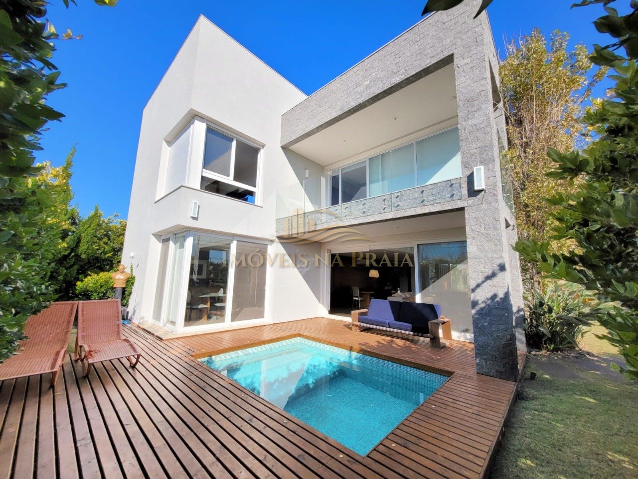 Casa em Condomínio no La Plage.