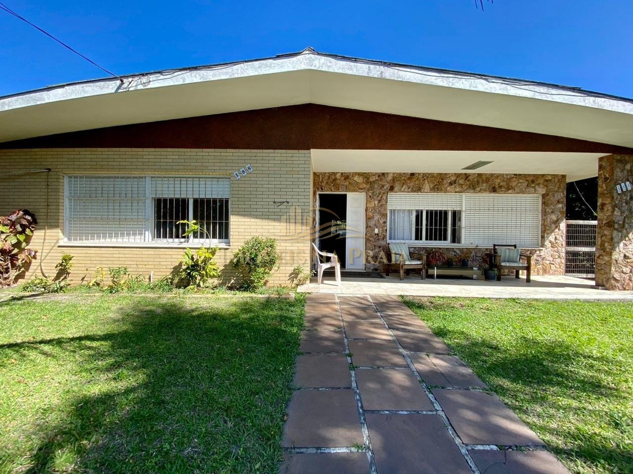 Casa 3 dormitórios no bairro Atlântida