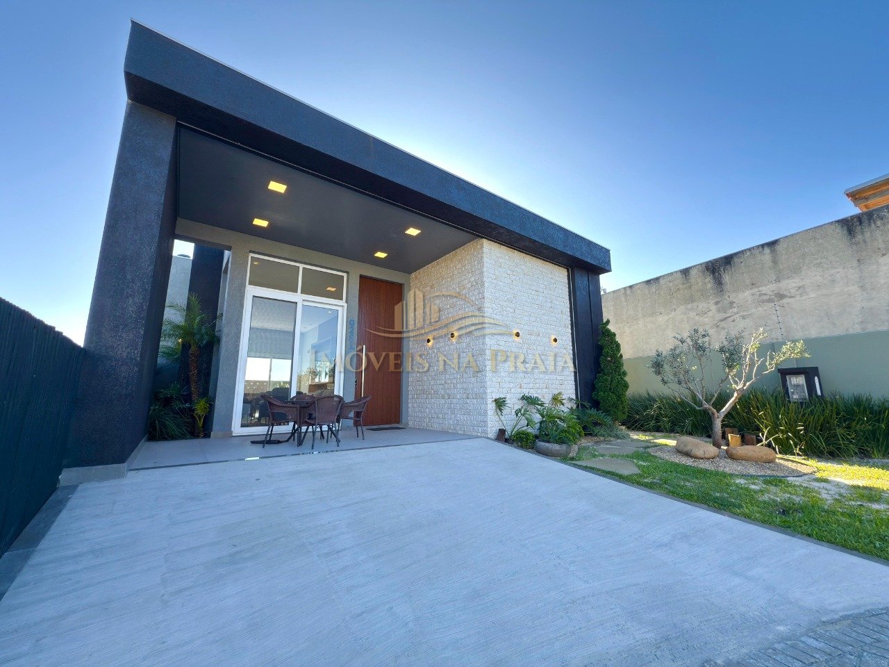 Casa em Condomínio no Sunset.