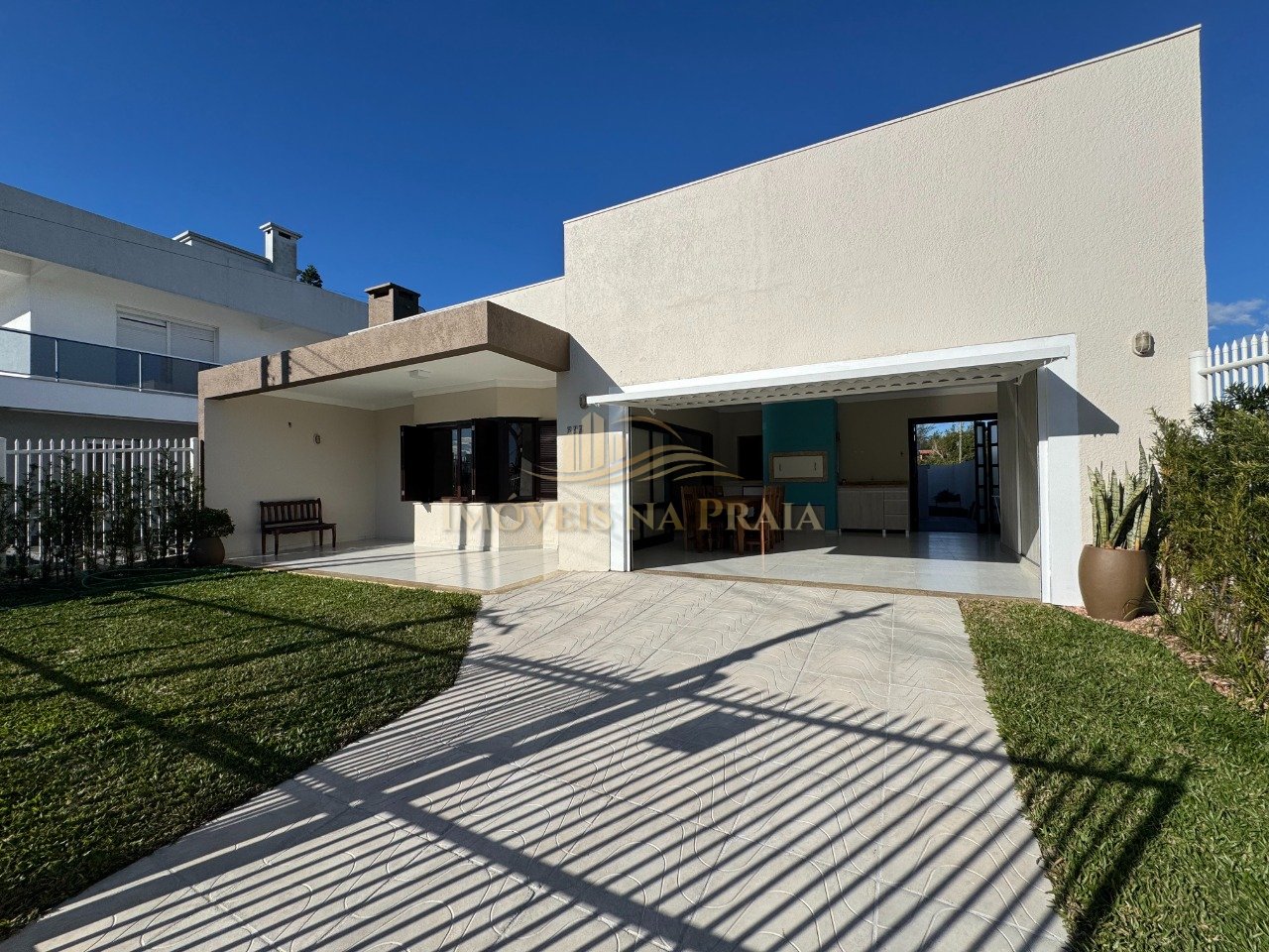Casa 3 Dormitórios em Noiva do Mar.
