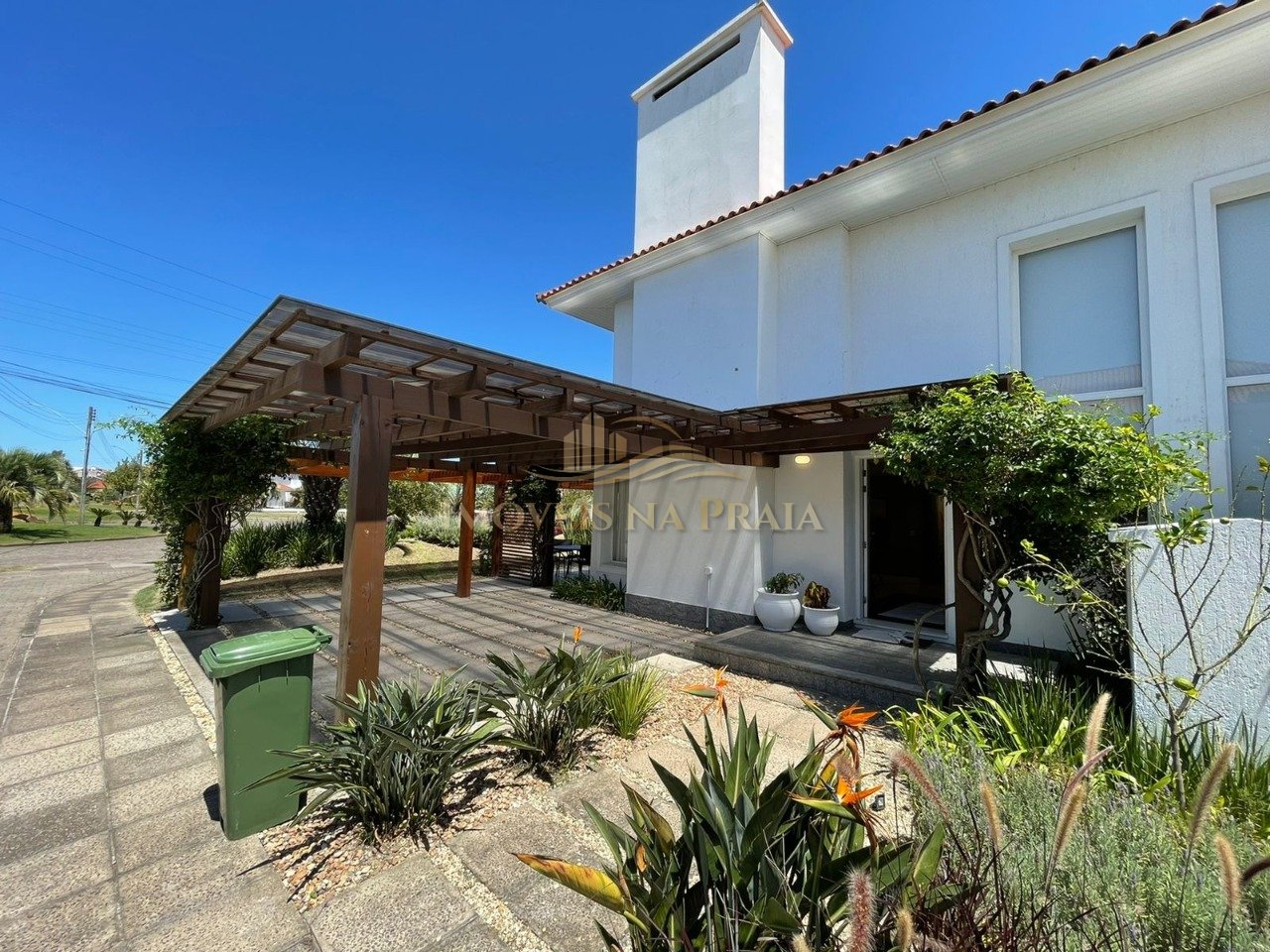 Casa em Condomínio no Green Village.