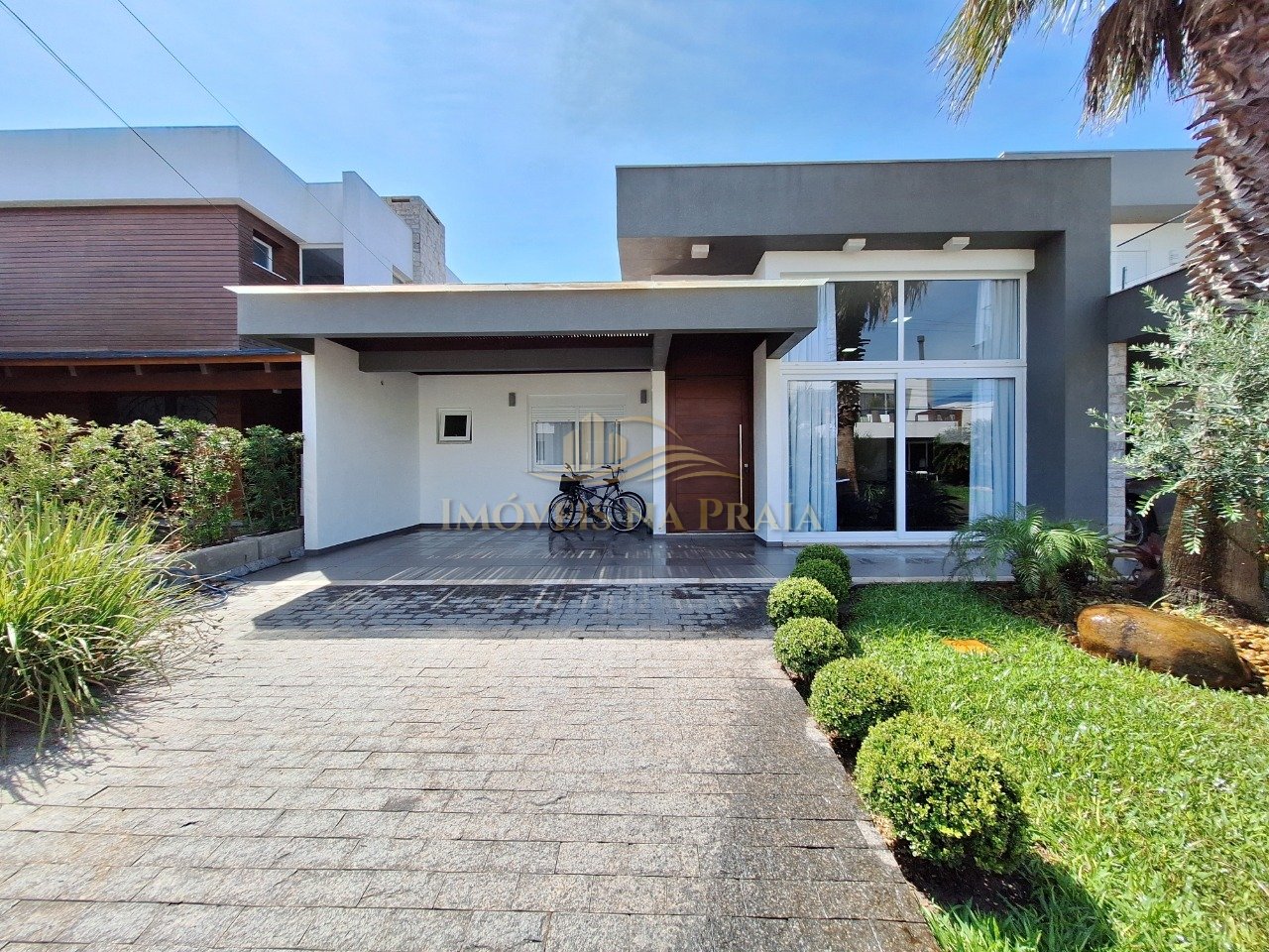 Casa em Condomínio no Las Palmas.
