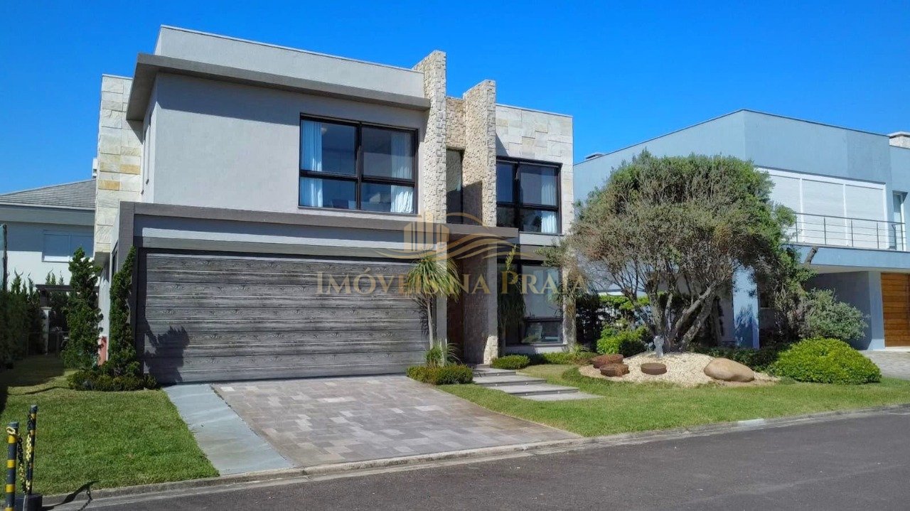 Casa em Condomínio no Playa Vista.