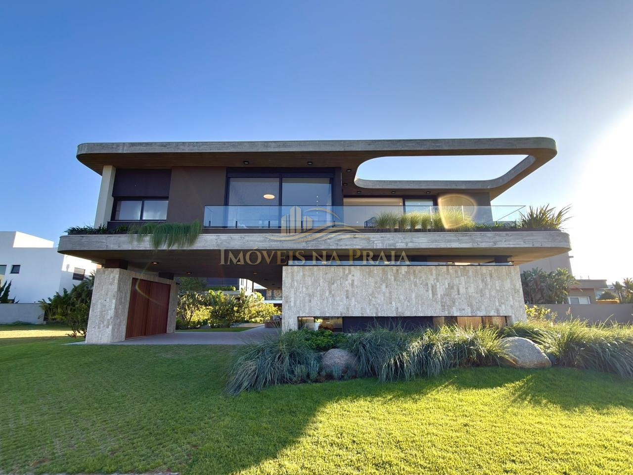 Casa em Condomínio no Playa Vista.