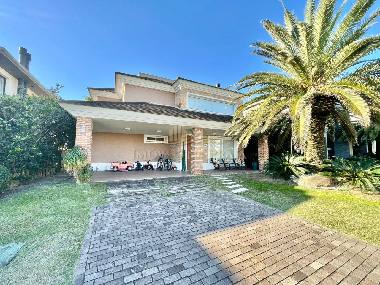 Casa em Condomínio no Playa Vista.