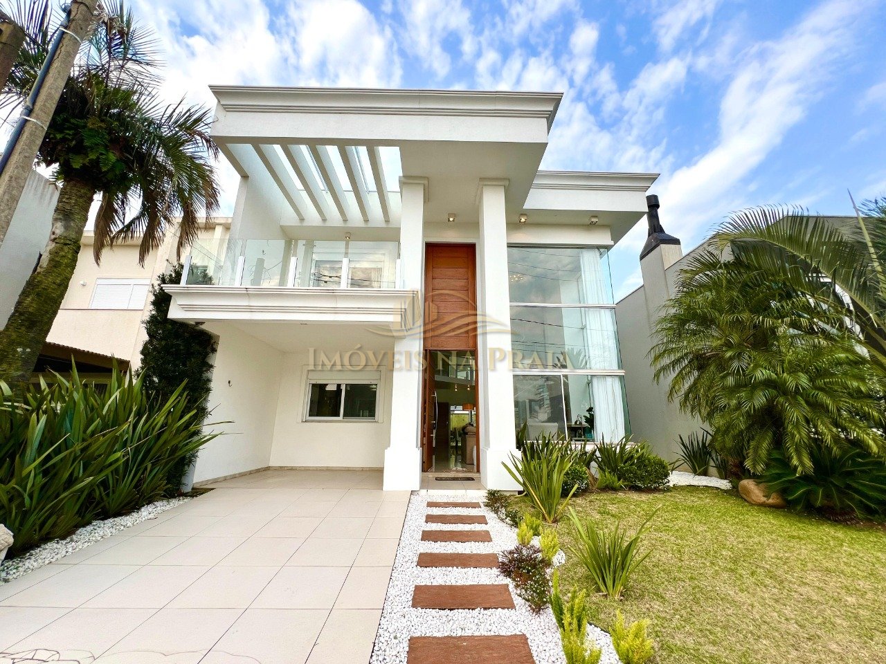 Casa em Condomínio no Las Palmas.