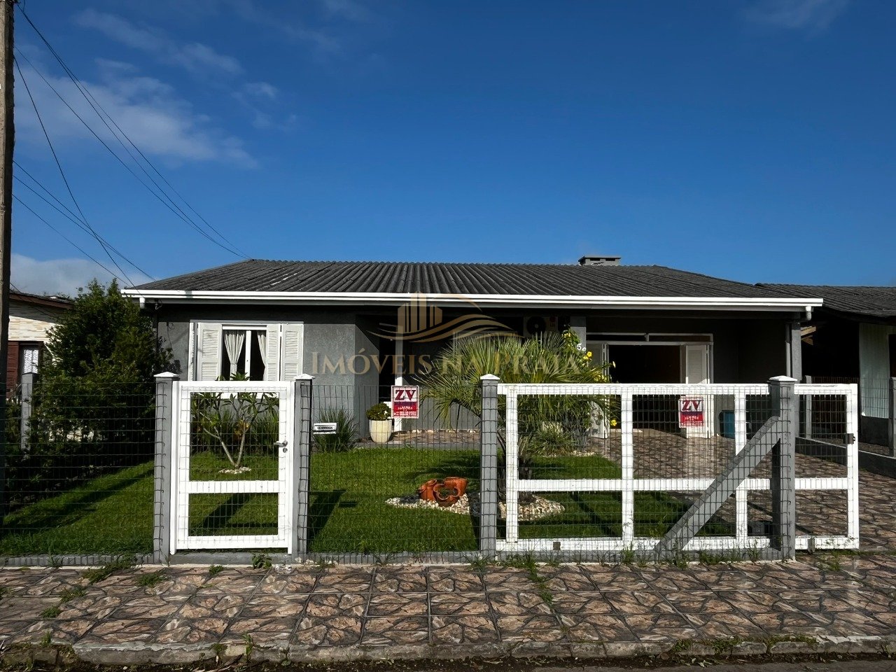 Casa com 3 dormitórios em Rainha do Mar.
