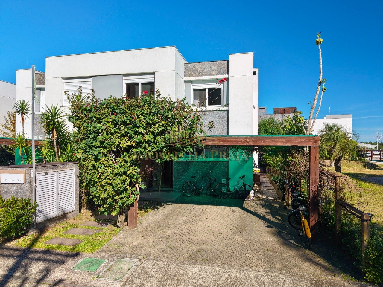 Casa em Condomínio no Rossi Atlântida.