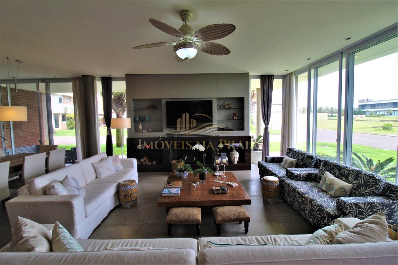 Foto 3 — Casa em Condomínio no Playa Vista.