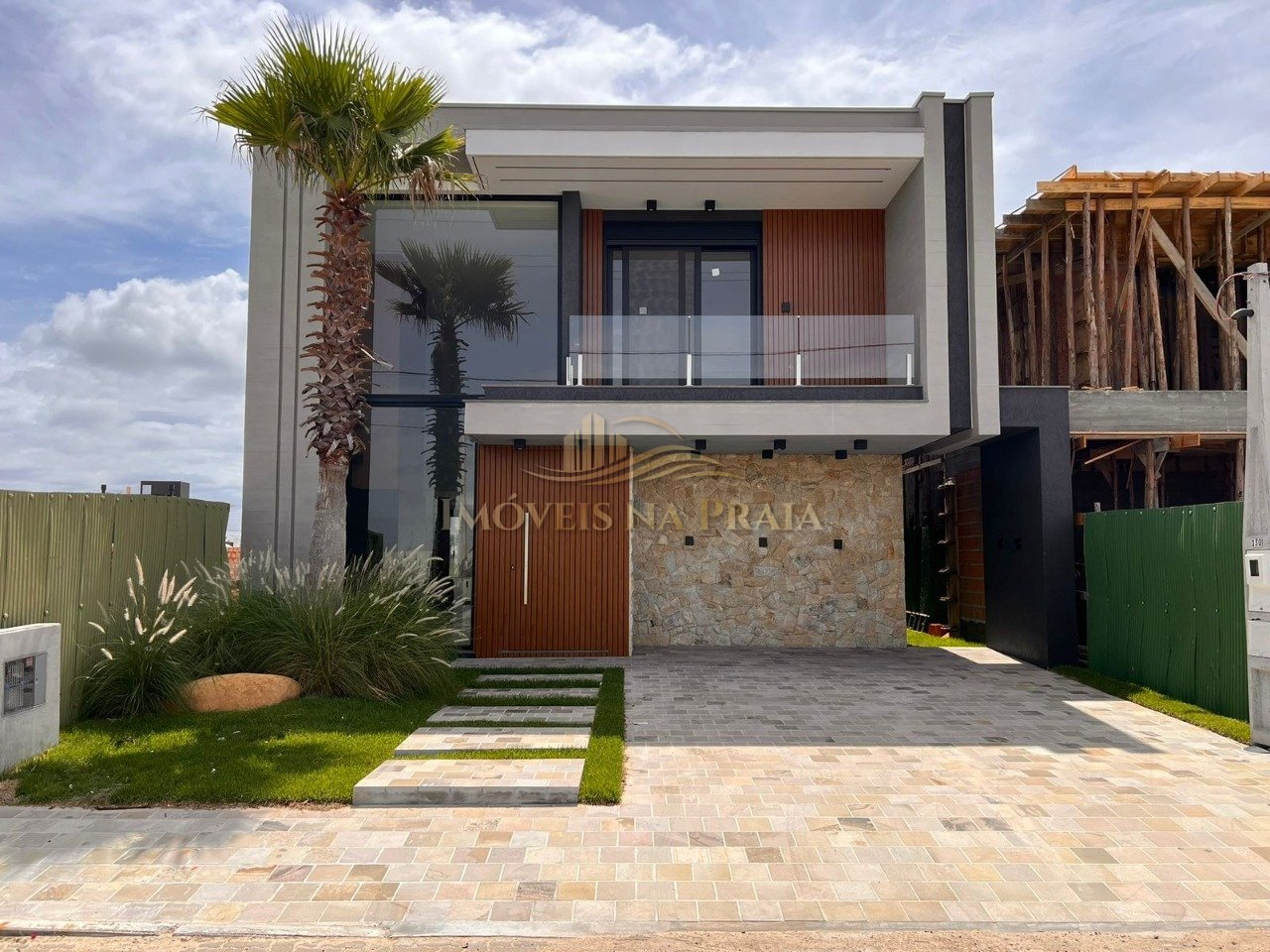 Casa em Condomínio 4 dormitórios no bairro Allure Beach Condo