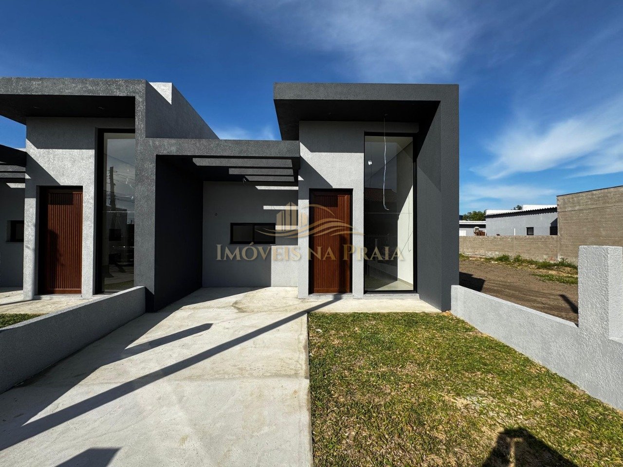 Casa 3 Dormitórios em Noiva do Mar.