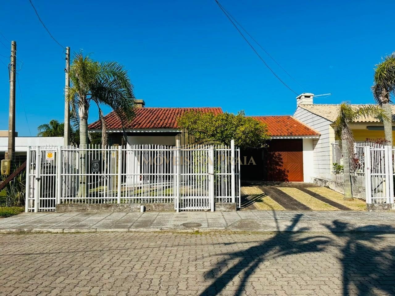 Casa com 3 dormitórios no Centro de Xangri-Lá.