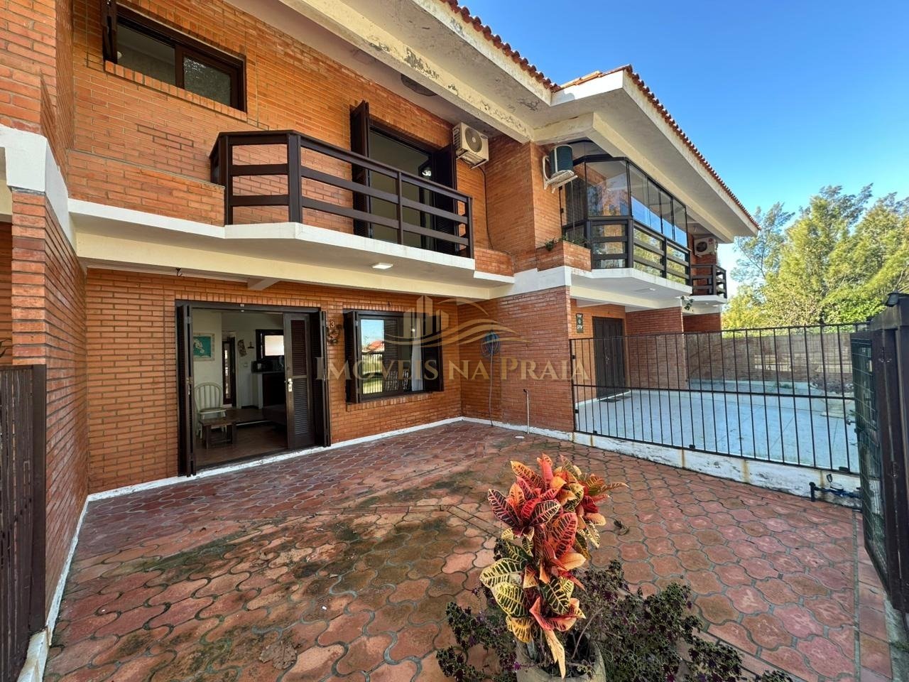 Duplex 2 dormitórios no Centro de Xangri-Lá.