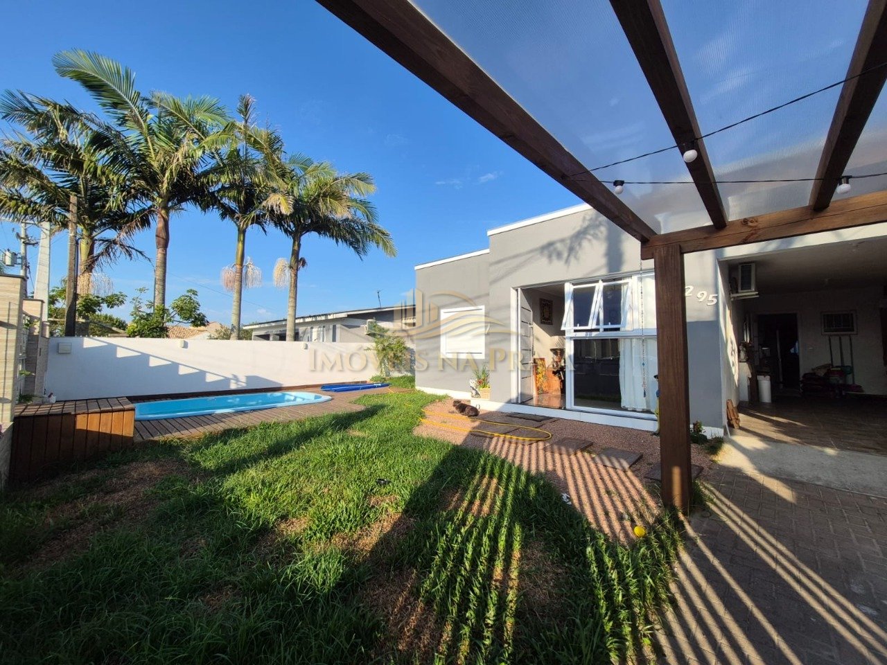 Casa com 3 dormitórios em Xangri-Lá.