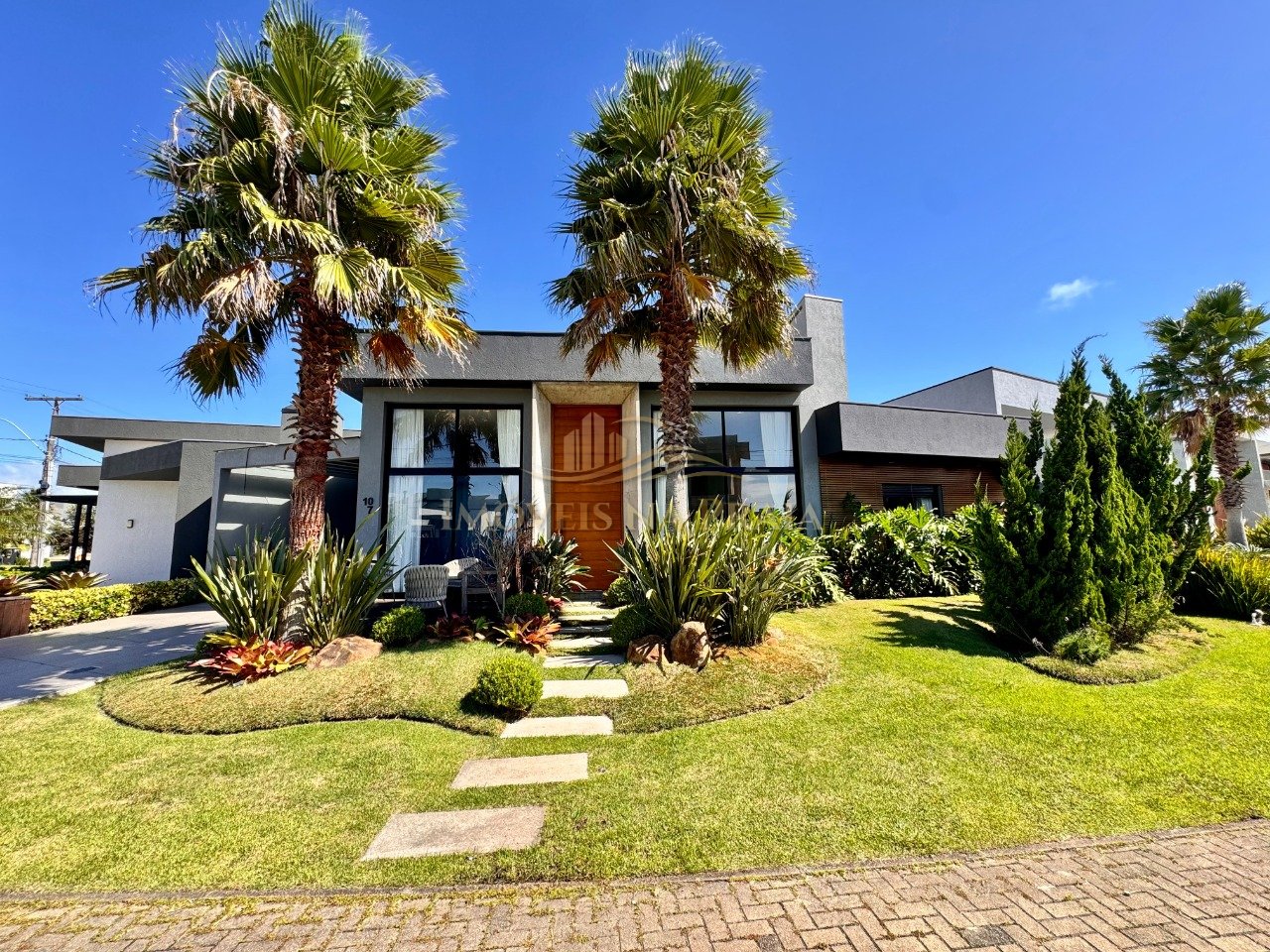 Casa 4 suítes no Blue !