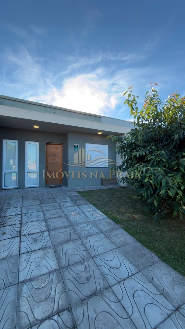 Casa 2 dormitórios na Noiva do Mar !