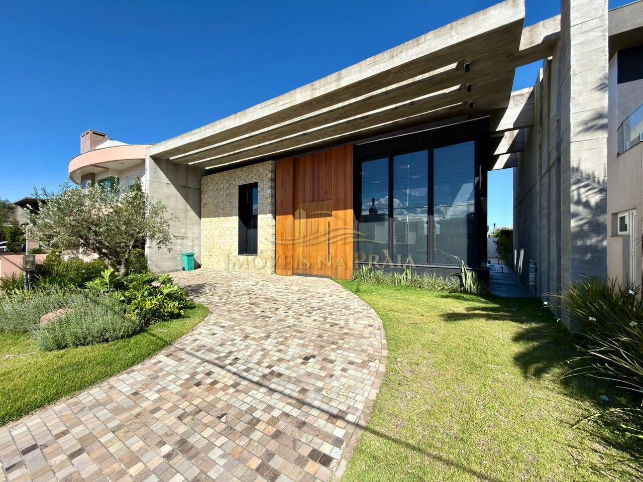 Casa em Condomínio no Velas da Marina.