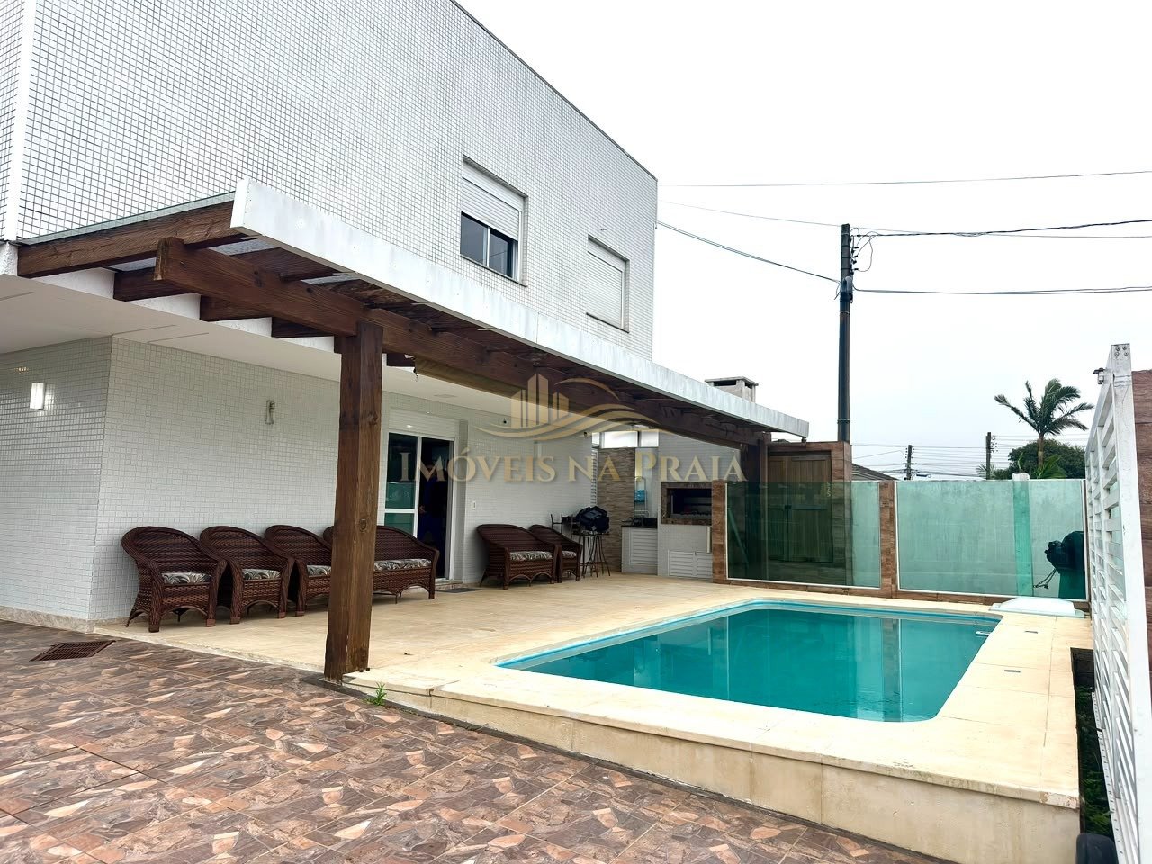 Duplex á venda no centro de Xangri-lá.