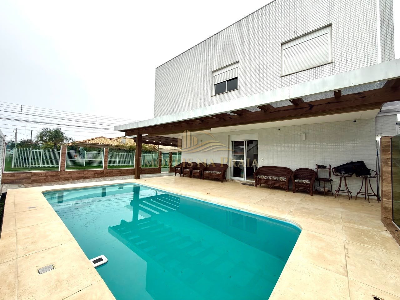 Foto 3 — Duplex á venda no centro de Xangri-lá.