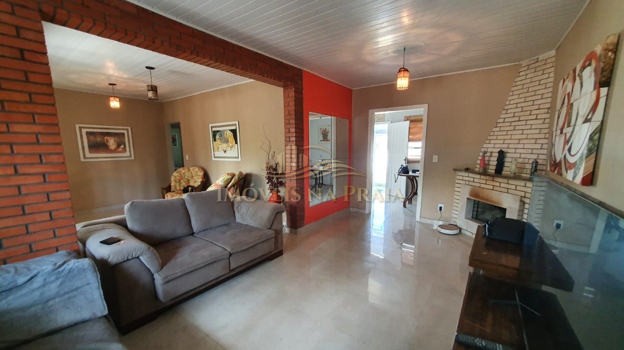 Foto 7 — Casa com 4 dormitórios em Atlântida.