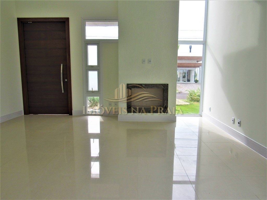 Foto 5 — Casa em Condomínio no Quintas do Lago.