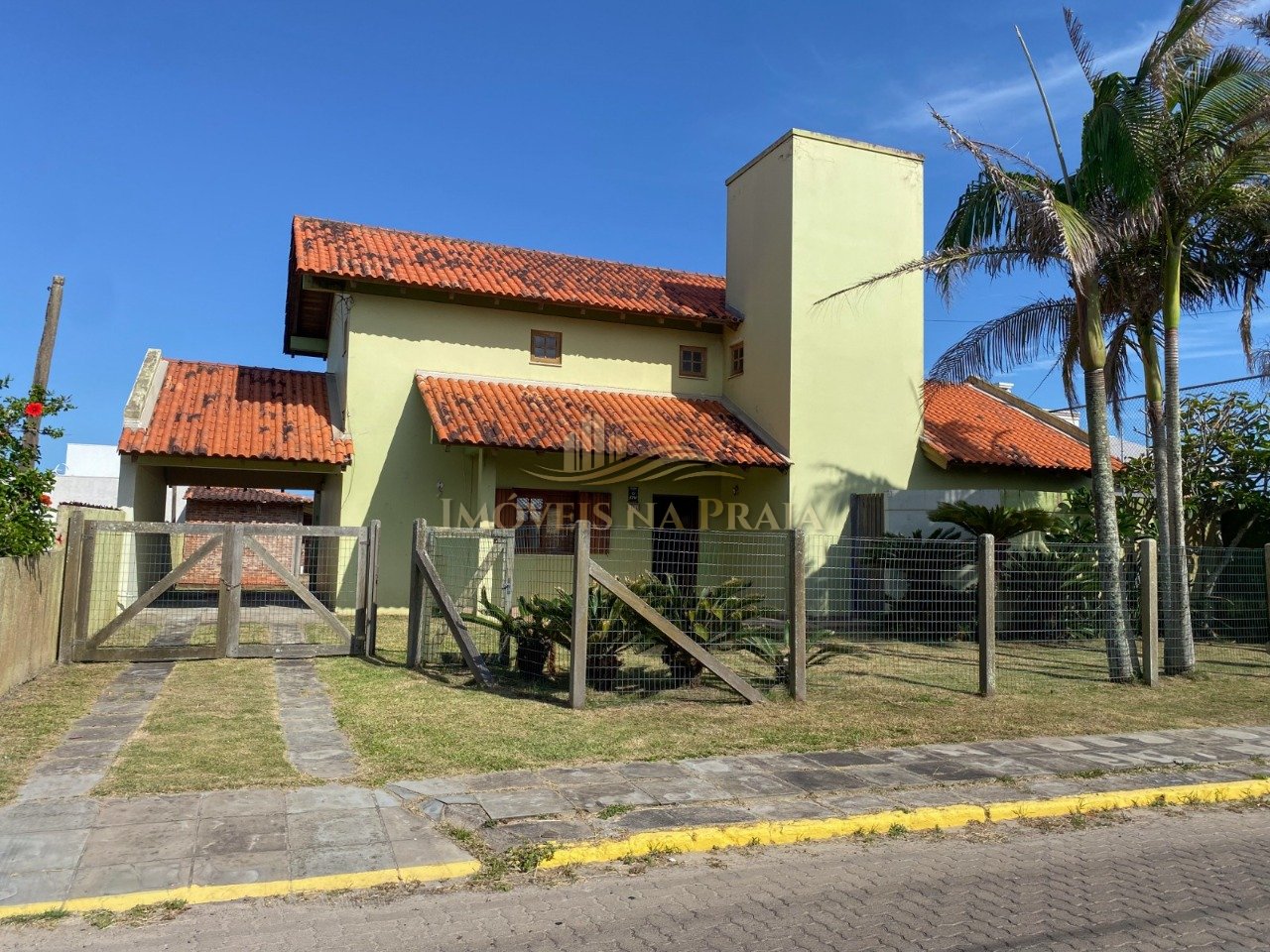 Foto 2 — Casa 04 dormitórios em Atlântida