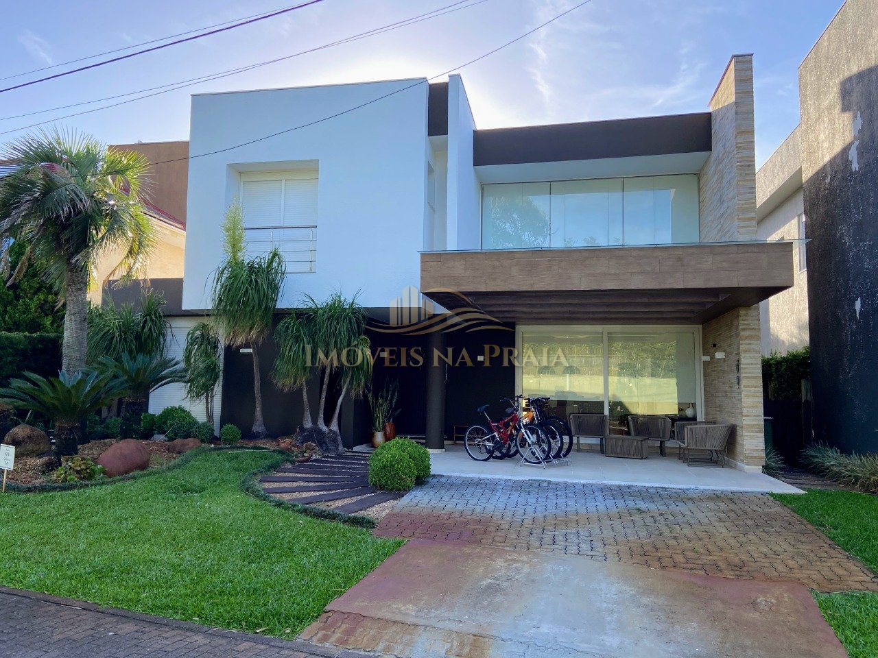 Foto 2 — Casa 04 dormitórios em condomínio no Las Palmas