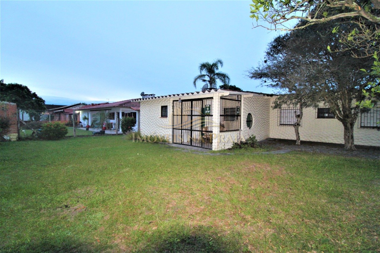 Foto 5 — Casa com 4 dormitórios em Atlântida.