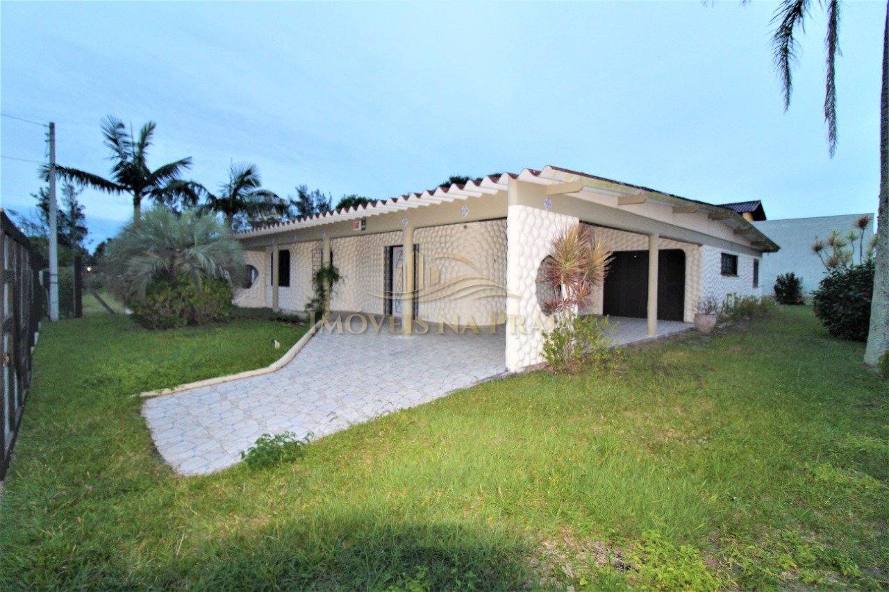 Foto 4 — Casa com 4 dormitórios em Atlântida.