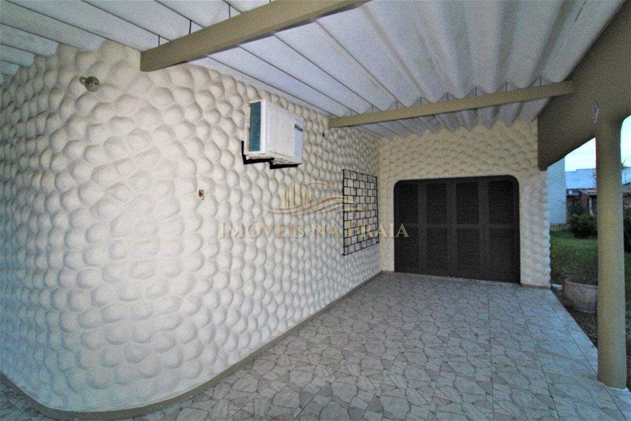 Foto 2 — Casa com 4 dormitórios em Atlântida.