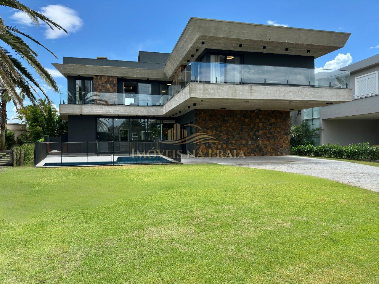 Casa em Condomínio no Playa Vista.