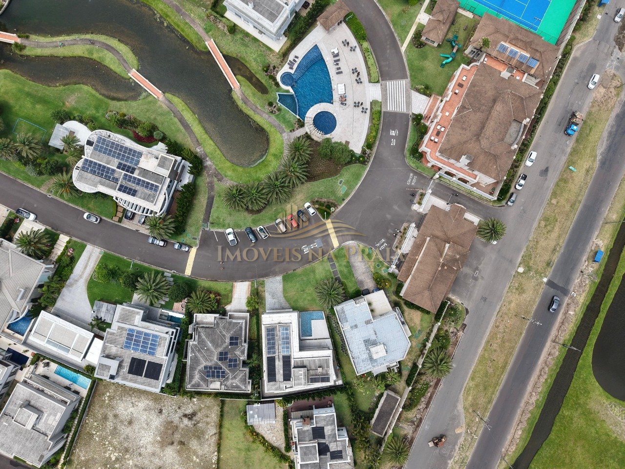 Foto 3 — Casa em Condomínio no Playa Vista.