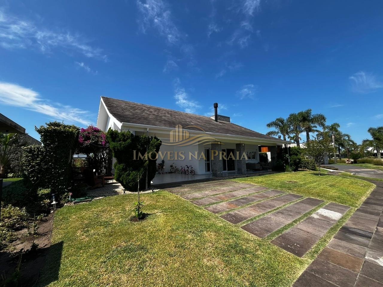Casa em Condomínio no Quintas do Lago.