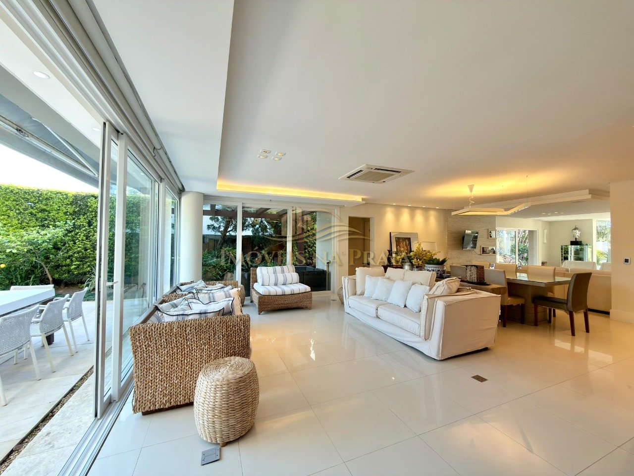 Foto 10 — Casa com 5 suítes no Bosques de Atlântida.