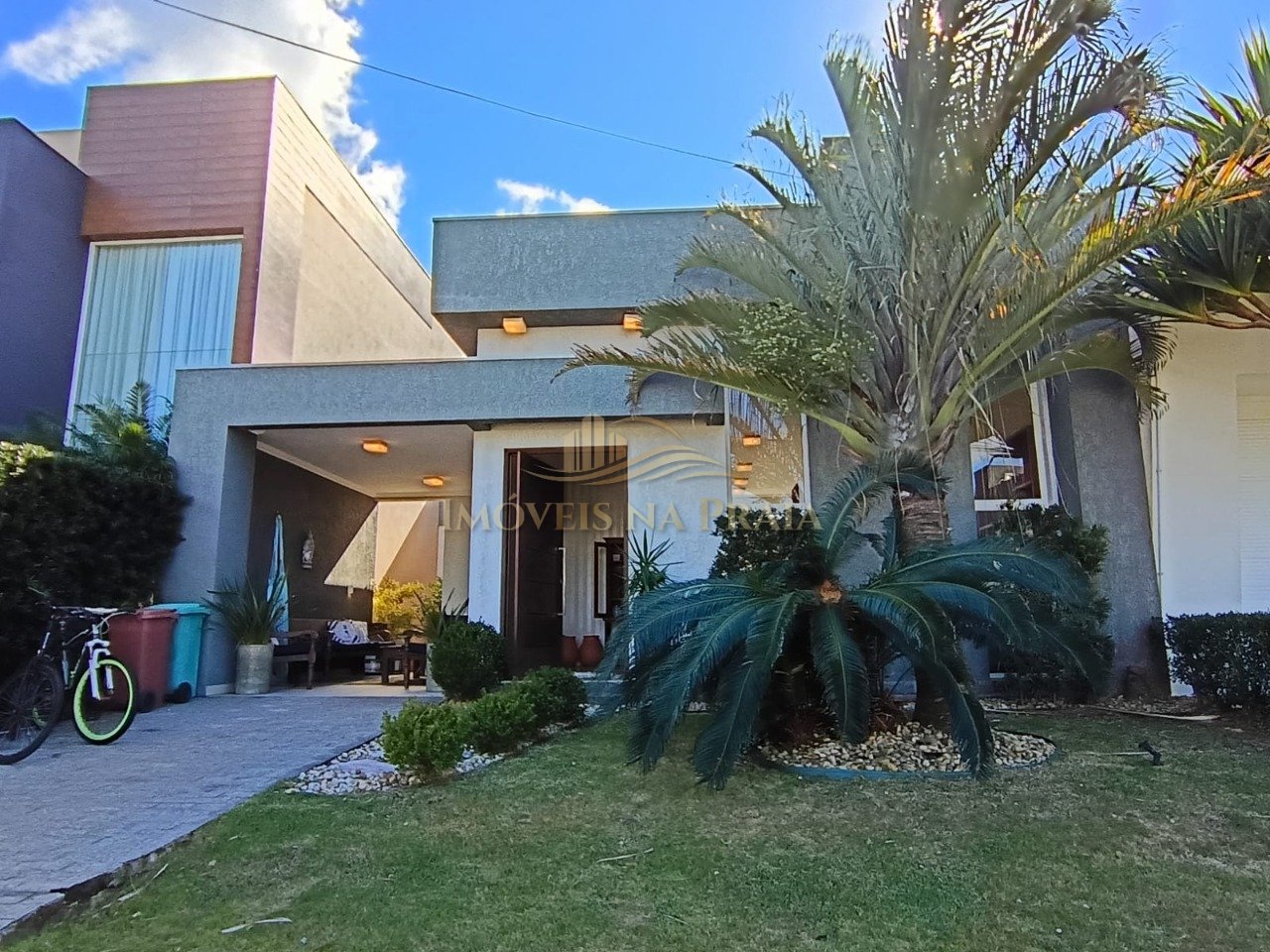 Casa em Condomínio no Las Palmas.