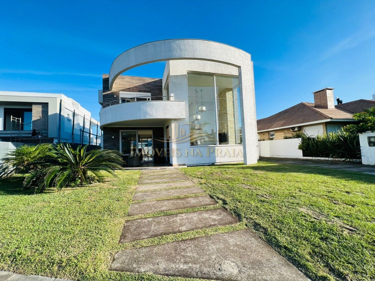 Casa em Condomínio no Quintas do Lago.