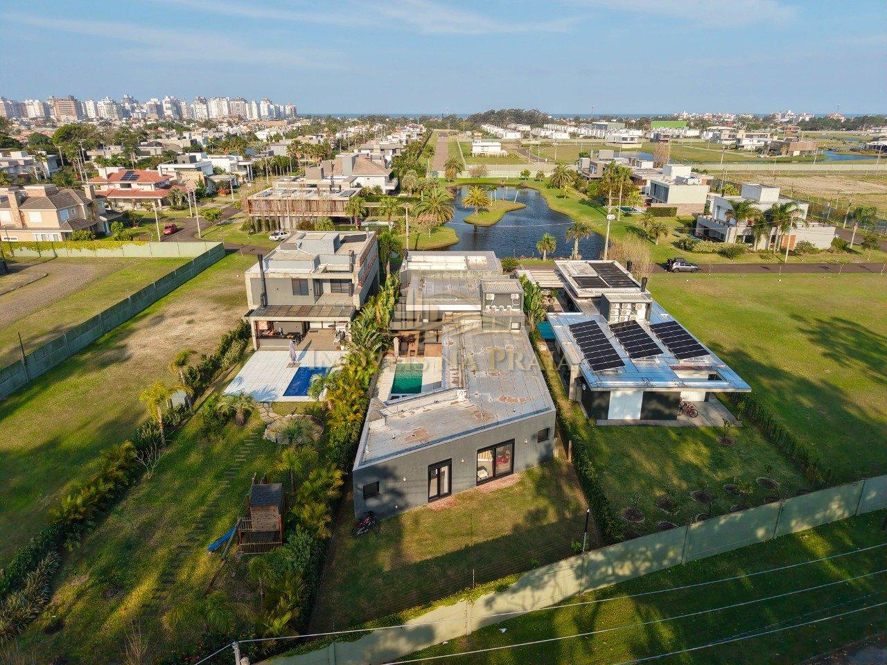 Foto 4 — Casa em Condomínio no Villaggio Atlantida.