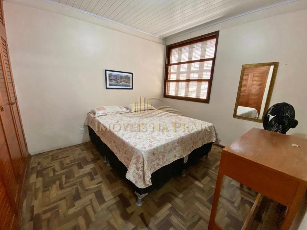 Foto 10 — Casa 4 Dormitório(s) Bairro