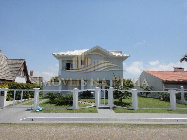 Casa com 3 dormitórios à venda em Atlântida.