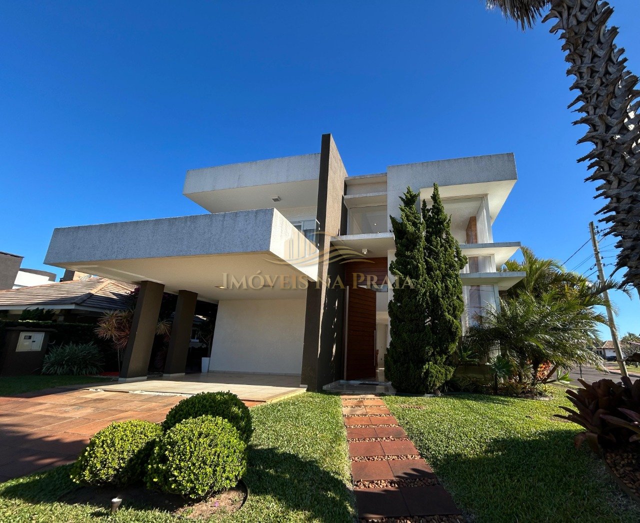 Foto 2 — Casa em Condomínio no Quintas do Lago.