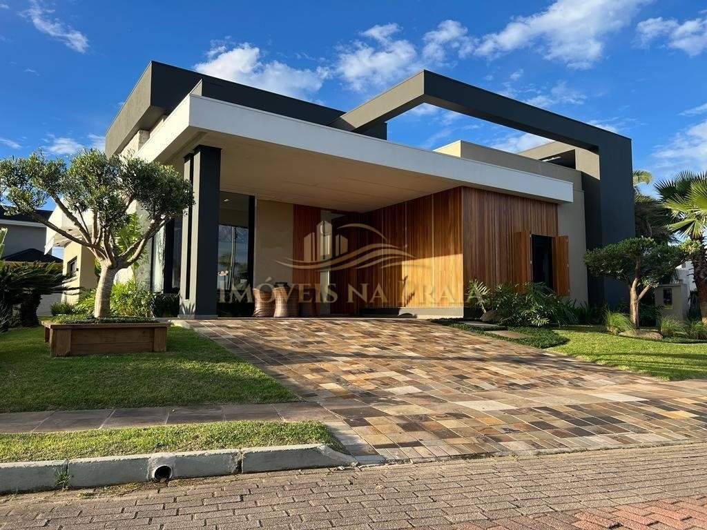 Casa em Condomínio no Quintas do Lago.