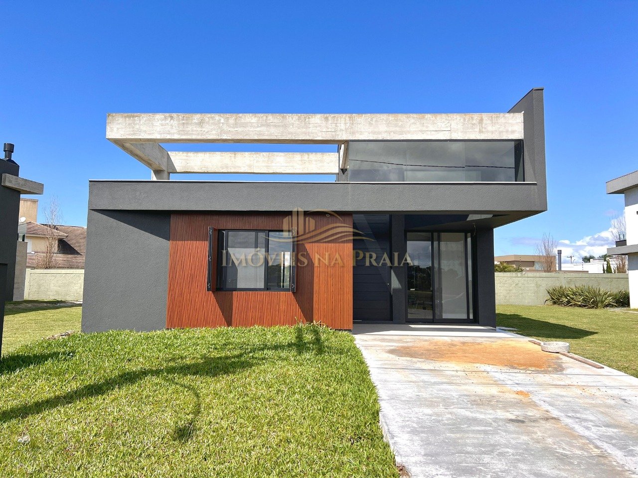 Casa em Condomínio no Sunset.