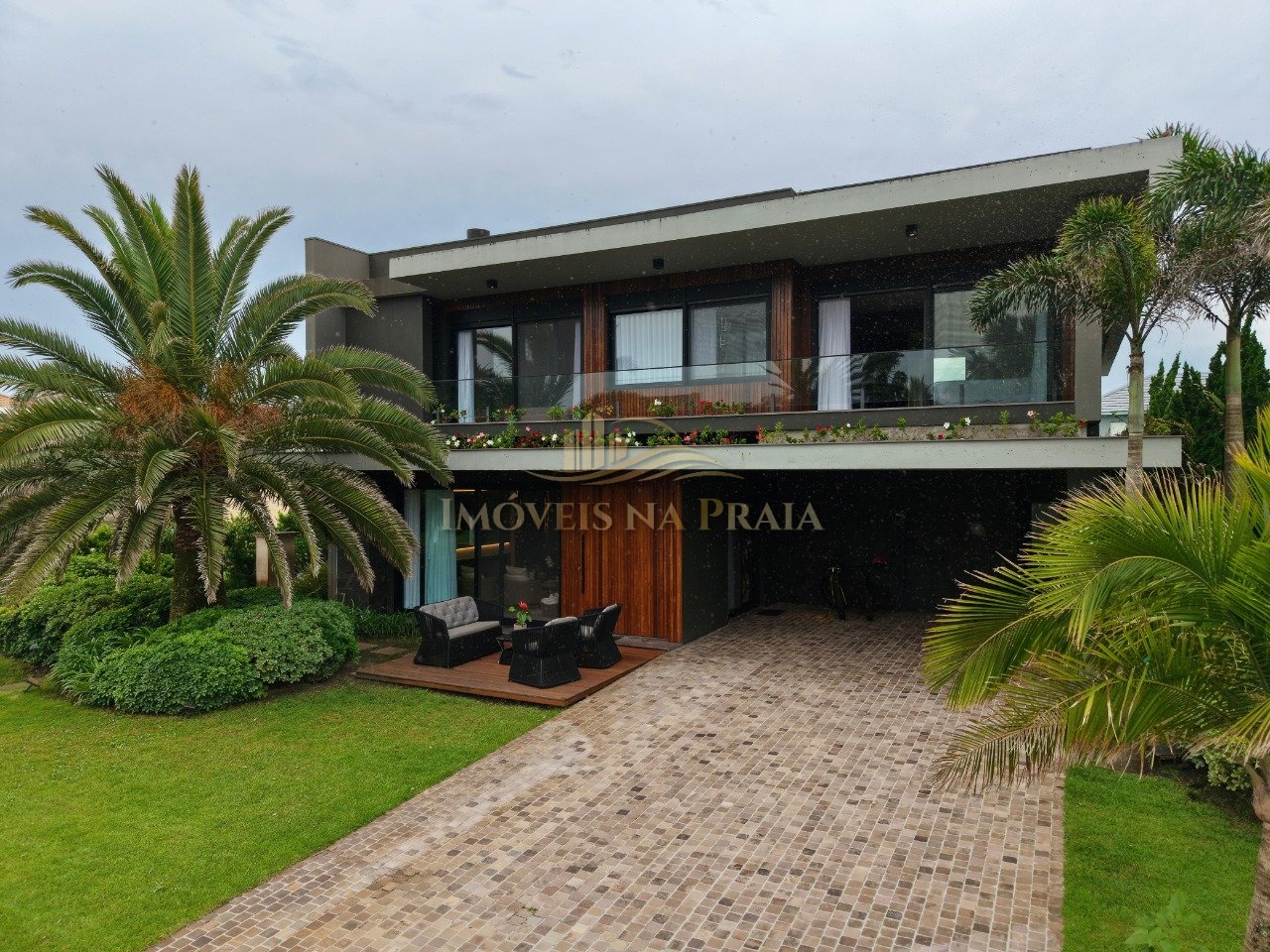 Casa em Condomínio no Playa Vista.