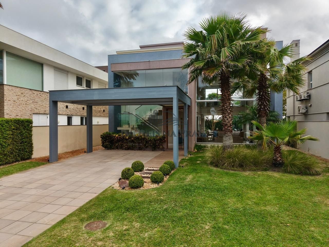 Casa em Condomínio no Bosques de Atlântida.